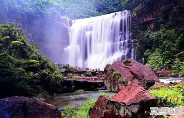 黄果树风景名胜区：探索壮丽瀑布与自然奇观之旅